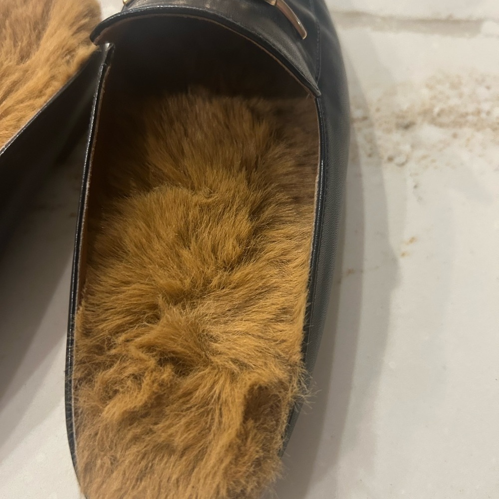 Coach Black Leather Loafers with Tan Fur Lining - Picture 4 of 4